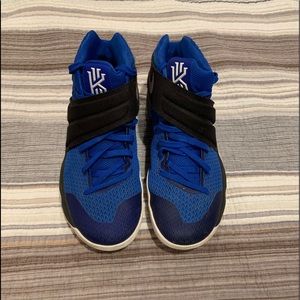 Men’s Kyrie 2 Basketball shoes